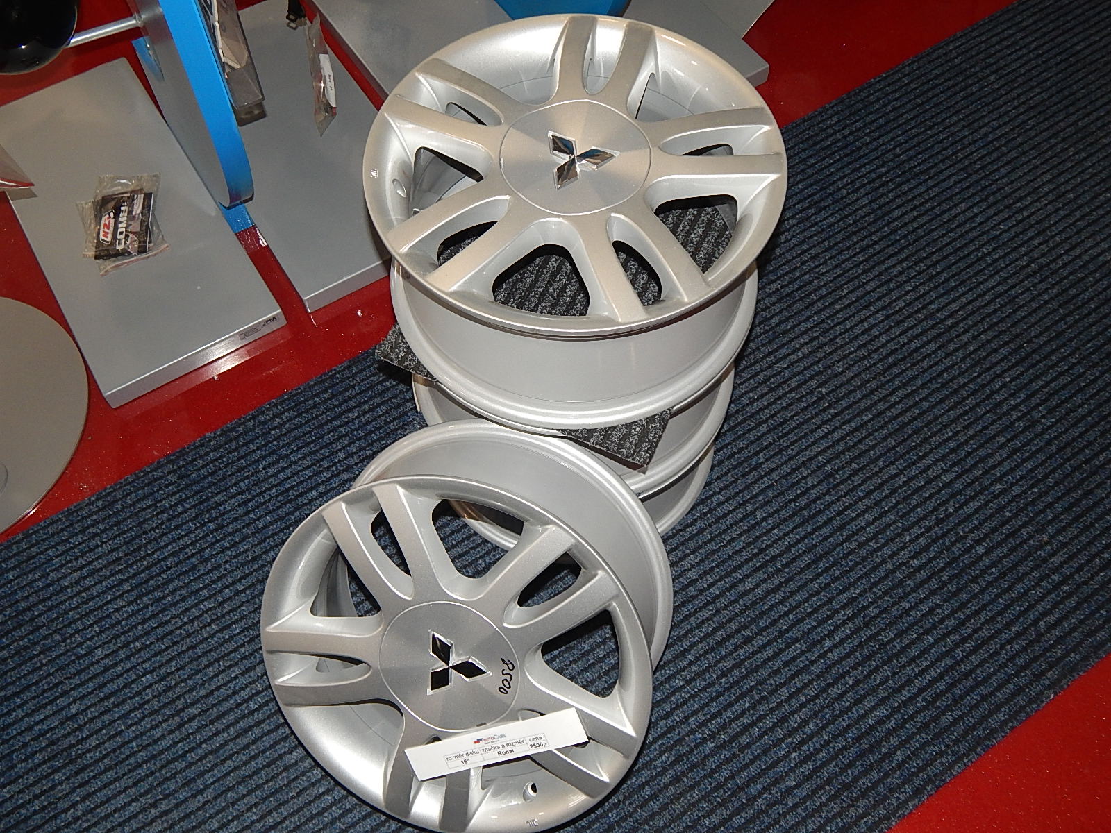 Mitsubishi колпаки r16