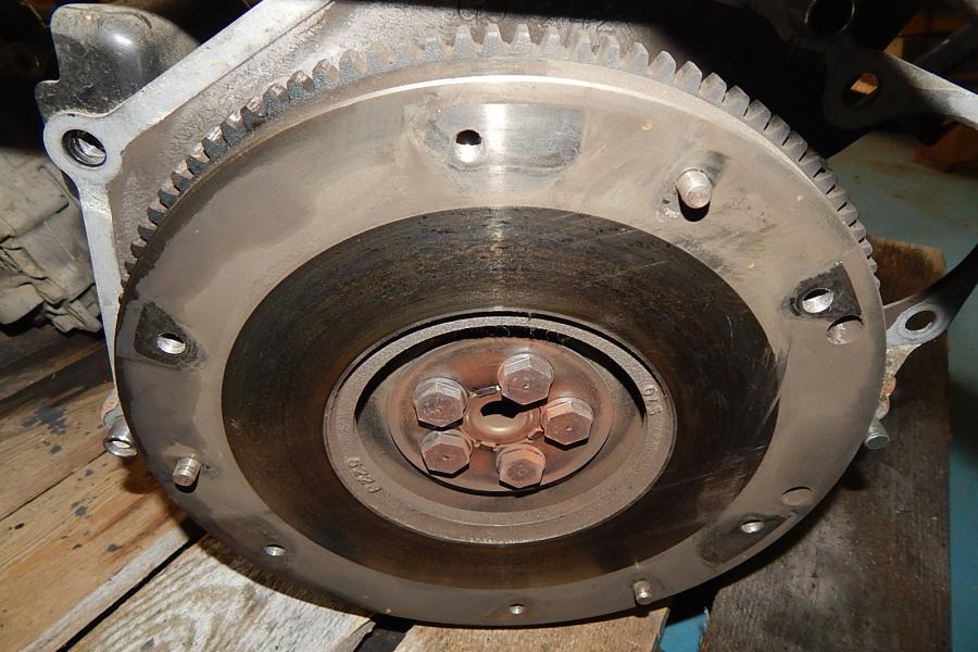 SETRVAČNÍK BENZÍNOVÉHO MOTORU 1.6 MITSUBISHI LANCER MD372568